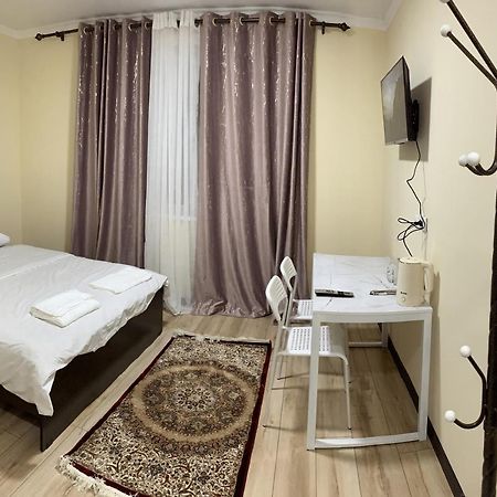 Adi Hotel 比什凯克 外观 照片